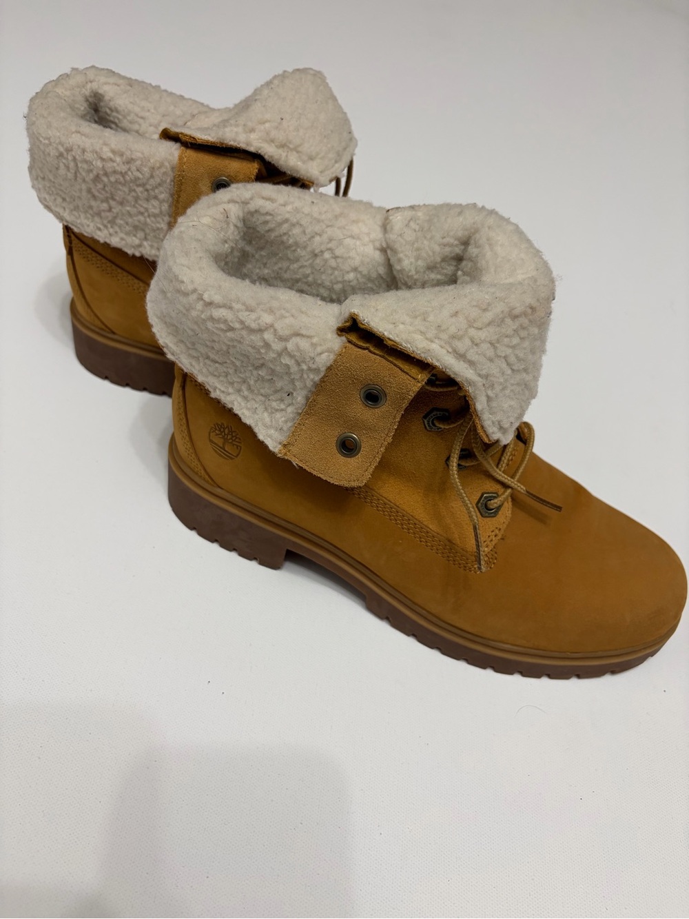 Timberland Women's Classic style boots size 7 with wool inside fold over trendy